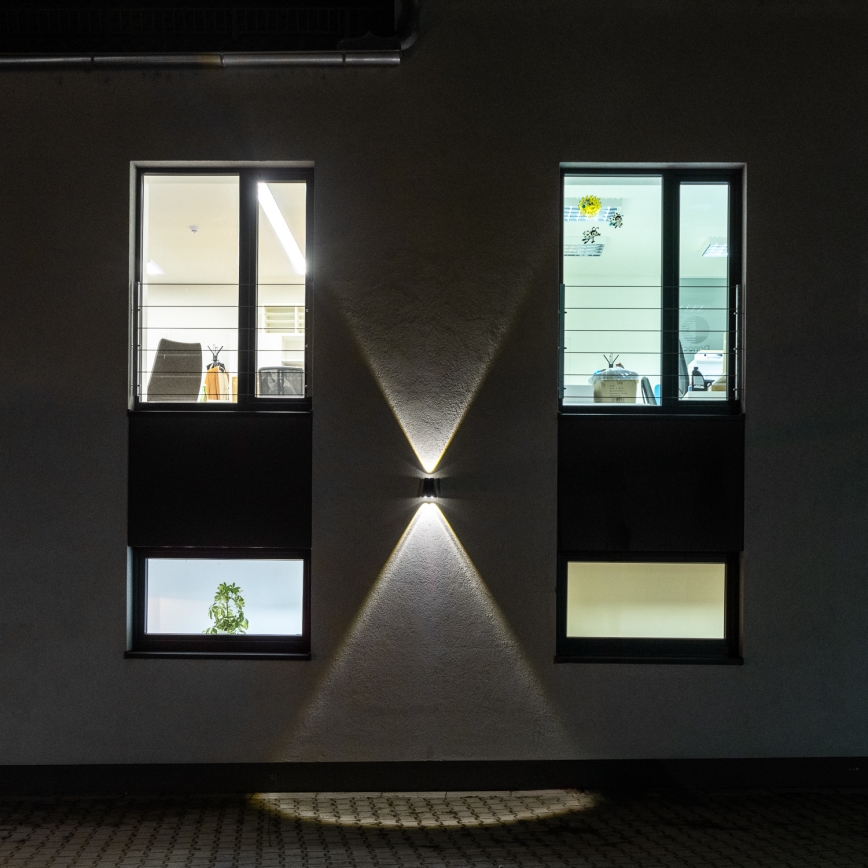 Brilagi - LED Solarna zidna rasveta PYRAMID LED/2W/3,2V IP54