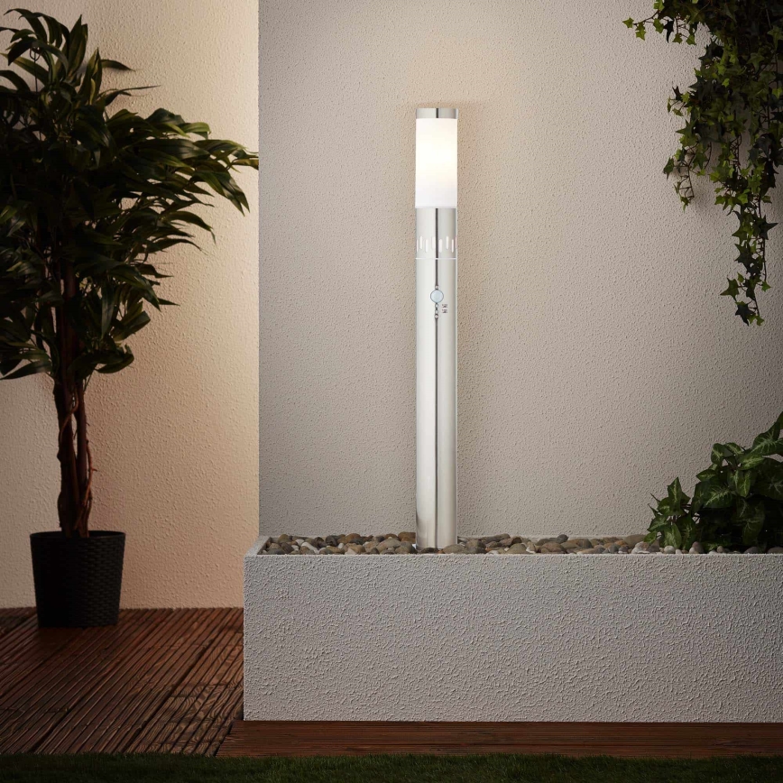 Brilliant - LED Spoljašnja lampa sa senzorom LEIGH LED/0,9W/230V + 1xE27/11W 80 cm IP44 sjajni krom