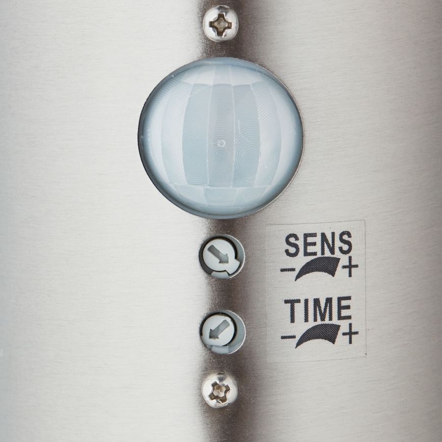Brilliant - LED Spoljašnja lampa sa senzorom LEIGH LED/0,9W/230V + 1xE27/11W 80 cm IP44 sjajni krom