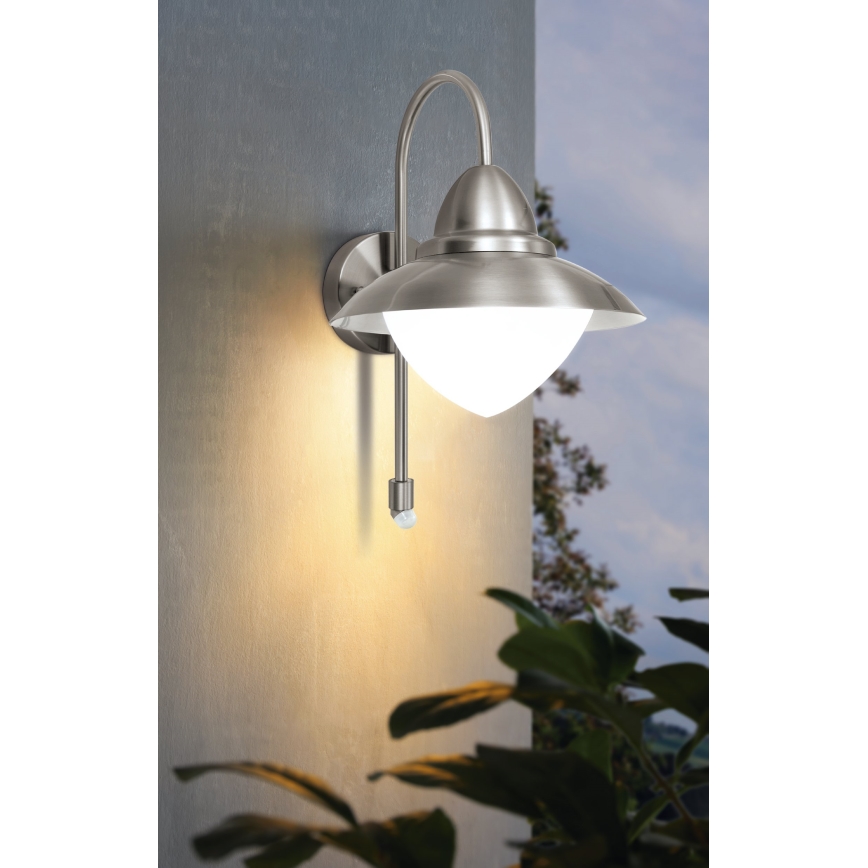 EGLO - Spoljašnja zidna lampa sa senzorom 1xE27/60W IP44