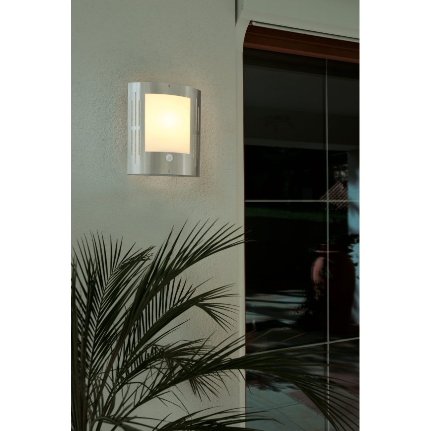 EGLO - Spoljašnja zidna lampa sa senzorom 1xE27/15W/230V IP44