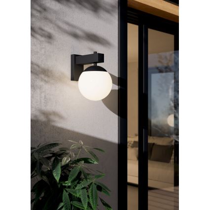 Eglo - Spoljašnja zidna lampa 1xE27/40W/230V crno IP44