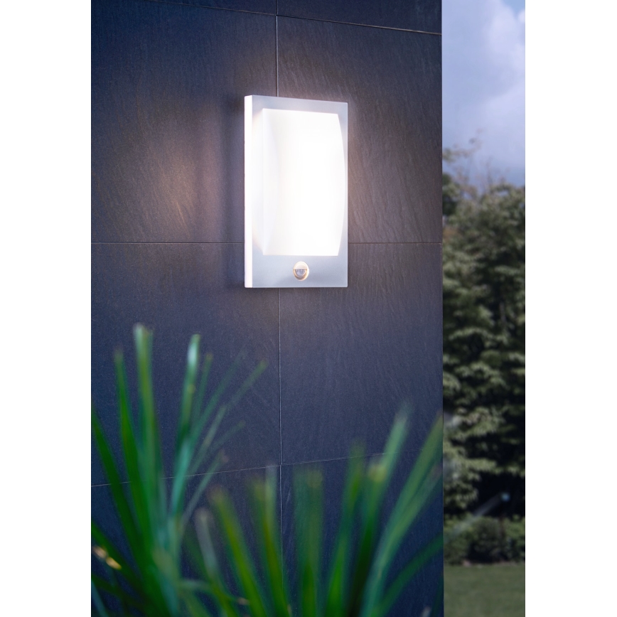 Eglo - Spoljašnja zidna lampa sa senzorom 1xE27/12W/230V IP44 mat krom