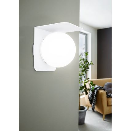 Eglo - Spoljašnja zidna lampa 1xE27/15W/230V IP44 bela