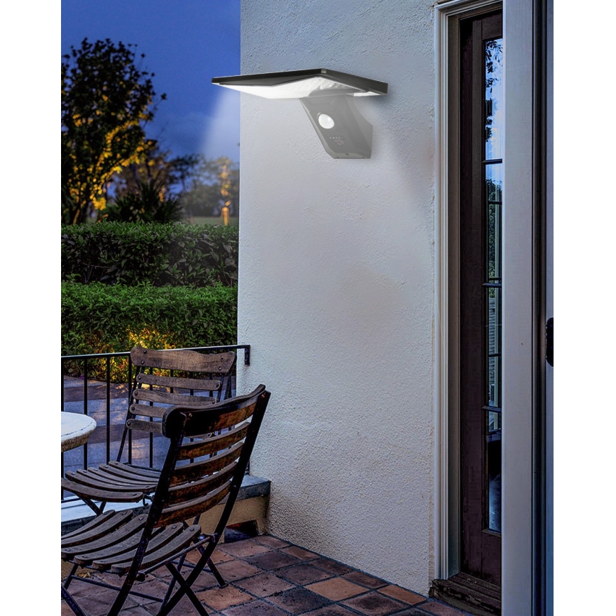 LED Solarna zidna lampa sa senzorom LED/2,6W/5,5V IP65 1800 mAh crno