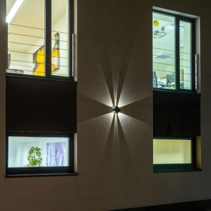 LED Solarna zidna lampa sa senzorom LED/2W/5V IP54 1300 mAh