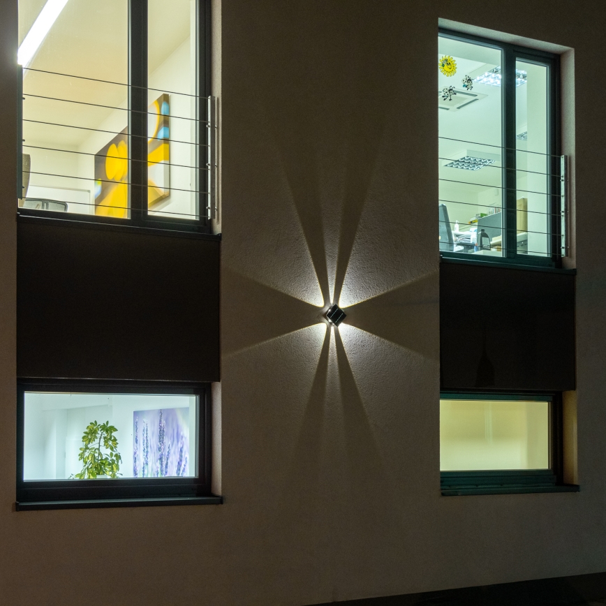 LED Solarna zidna lampa sa senzorom LED/2W/5V IP54 1300 mAh