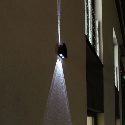 LED Solarna zidna lampa sa senzorom LED/2W/5V IP54 1300 mAh