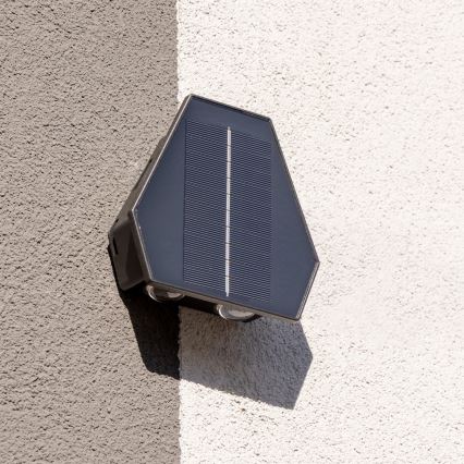 LED Solarna zidna lampa sa senzorom LED/2W/5V IP54 1300 mAh
