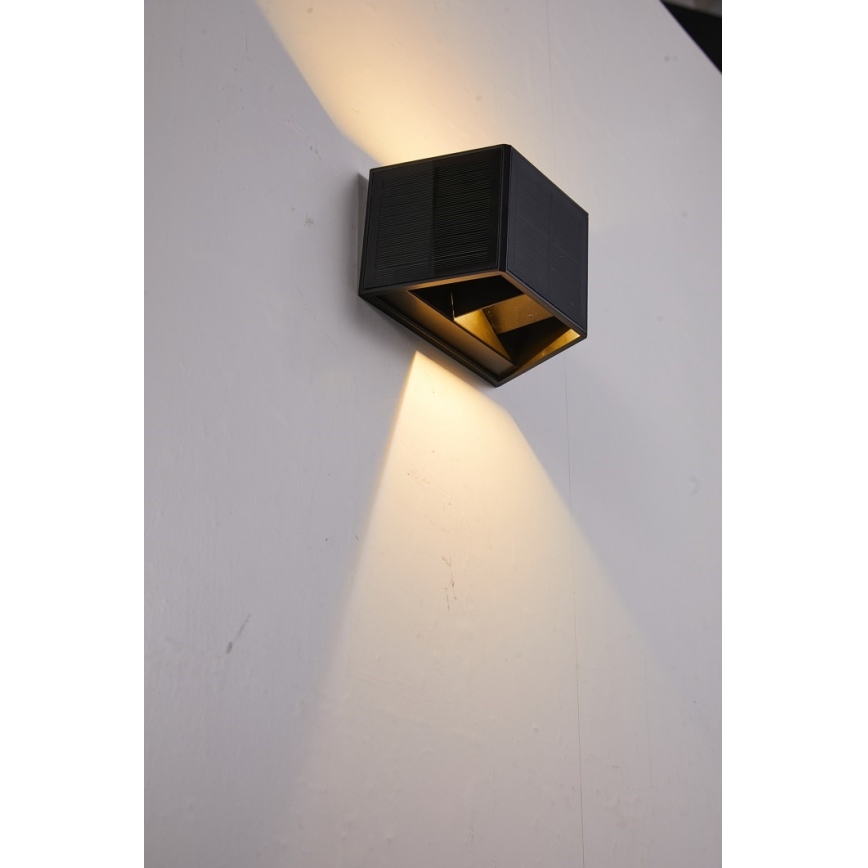 LED Solarna zidna lampa sa senzorom LED/2W/5V IP54 1300 mAh