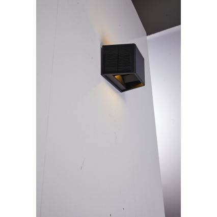 LED Solarna zidna lampa sa senzorom LED/2W/5V IP54 1300 mAh