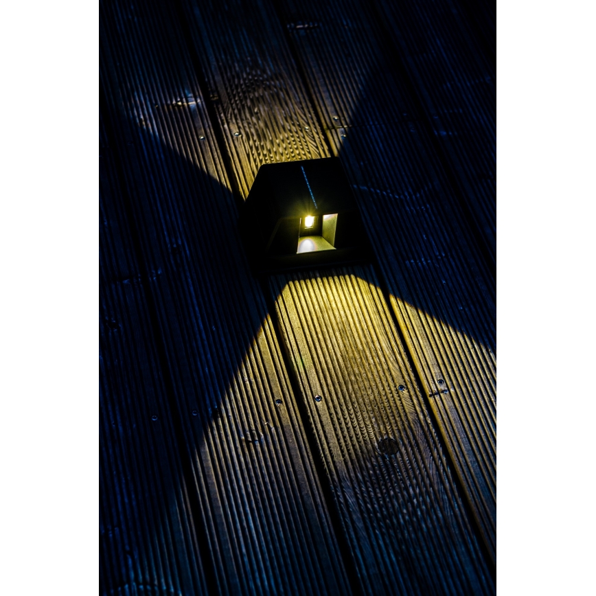 LED Solarna zidna lampa sa senzorom LED/2W/5V IP54 1300 mAh
