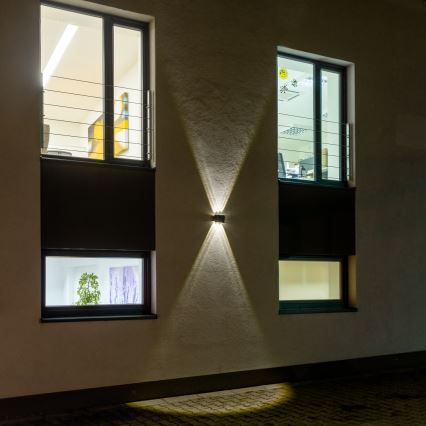LED Solarna zidna lampa sa senzorom LED/2W/5V IP54 1300 mAh