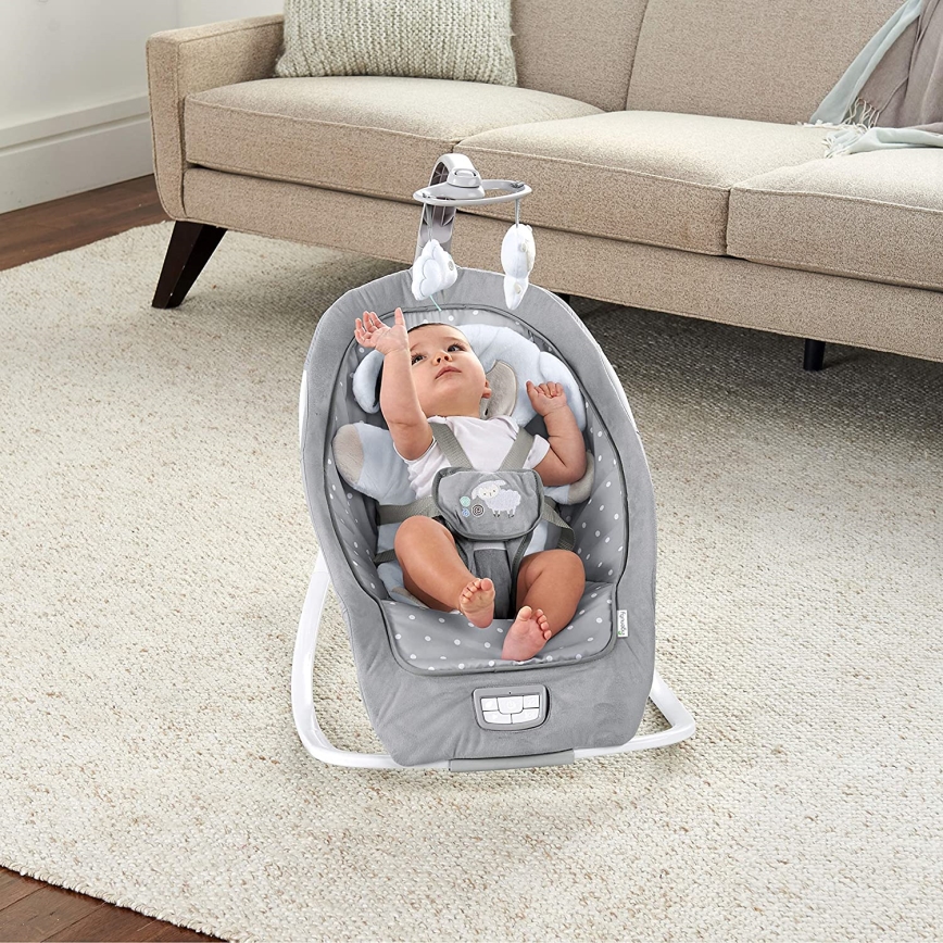 Ingenuity - Njihalica za bebe sa melodijom CUDDLE LAMB 3xLR14