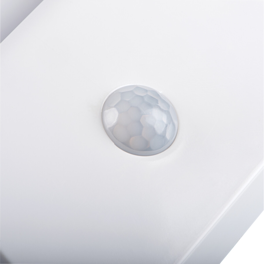 Kanlux 37392 - LED Ugradbena lampa sa senzorom za pokret i dan/noć IRS LED/0,3W/3xAAA IP54 bela
