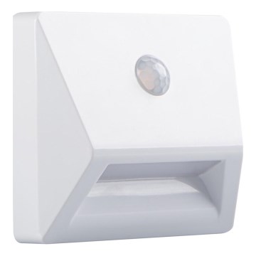 Kanlux 37392 - LED Ugradbena lampa sa senzorom za pokret i dan/noć IRS LED/0,3W/3xAAA IP54 bela