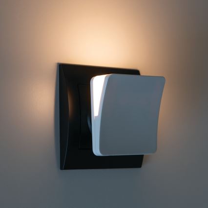 Kanlux 37393 - LED Orijentacijska lampa sa senzorom za dan/noć za utičnicu HOFI LED/0,28W/230V bela