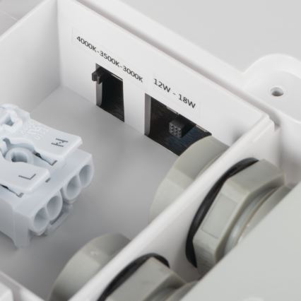 LED Spoljašnja plafonjera BENO LED/12/18W/230V 3000/3500/4000K IP65 bela uglast