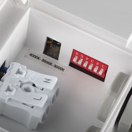 LED Spoljašnja plafonjera sa senzorom pokreta BENO LED/24/30W/230V 3000/3500/4000K IP65 bela uglast