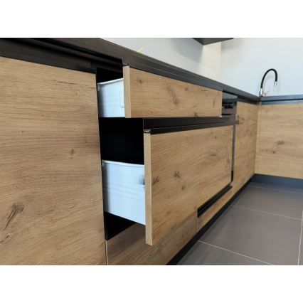Kuhinjski blok MARINA 180 cm hrast craft/sjajna crna