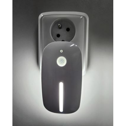 LED Noćno svetlo sa senzorom LED/1W/230V bela