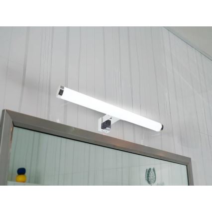 LED osvetljenje za kupatilsko ogledalo LED/8W/230V 30 cm IP44 sjajni hrom