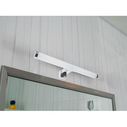 LED osvetljenje za kupatilsko ogledalo LED/8W/230V 30 cm IP44 sjajni hrom