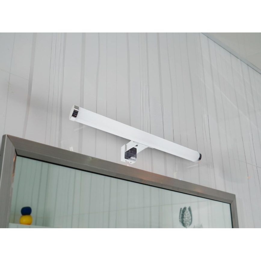 LED osvetljenje za kupatilsko ogledalo LED/8W/230V 30 cm IP44 sjajni hrom