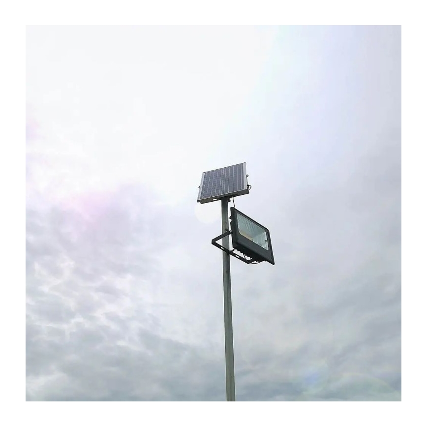 LED Prigušivi solarni reflektor LED/20W/6,4V 4000K IP65 + Daljinski upravljač