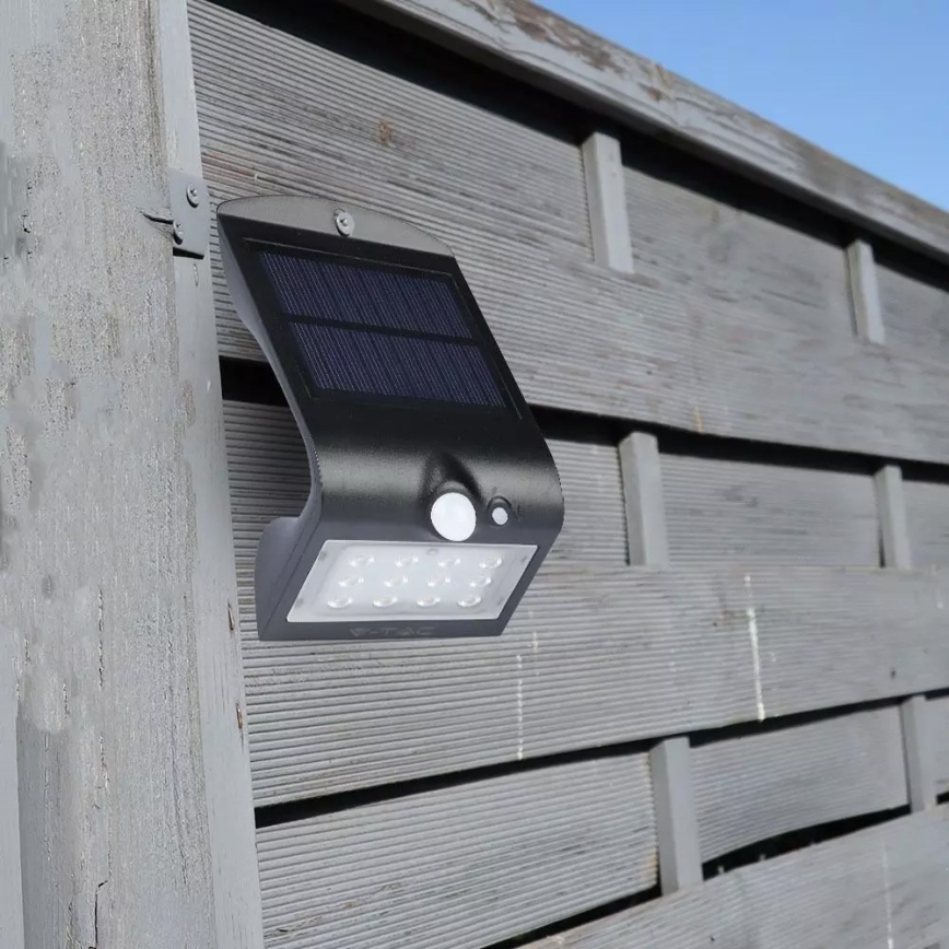 LED Solarna zidna lampa sa senzorom LED/1.5W/3,7V IP65 1200 mAh