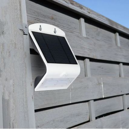 LED Solarna zidna lampa sa senzorom LED/3W/3,7V 3000/4000K IP65 bela