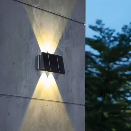 LED Solarna zidna rasveta 4xLED/1,5W/3,7V IP54 crno