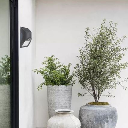 LED solarna zidna svetiljka sa senzorom LED/3W/3,7V 3000/4000K 1200 mAh IP54 antracit