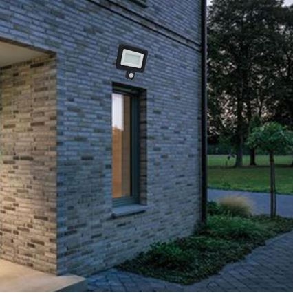 LED Spoljašnji reflektor sa senzorom LED/50W/230V 4000K IP44 crno