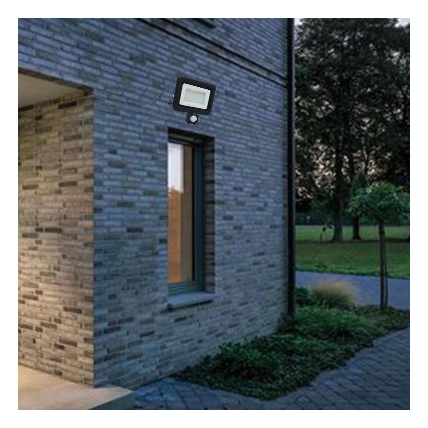 LED Spoljašnji reflektor sa senzorom LED/50W/230V 4000K IP44 crno