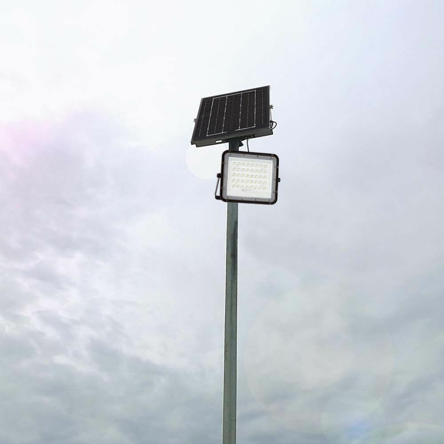 LED Spoljašnji prigušivi solarni reflektor LED/10W/3,2V IP65 4000K crno + Daljinski upravljač