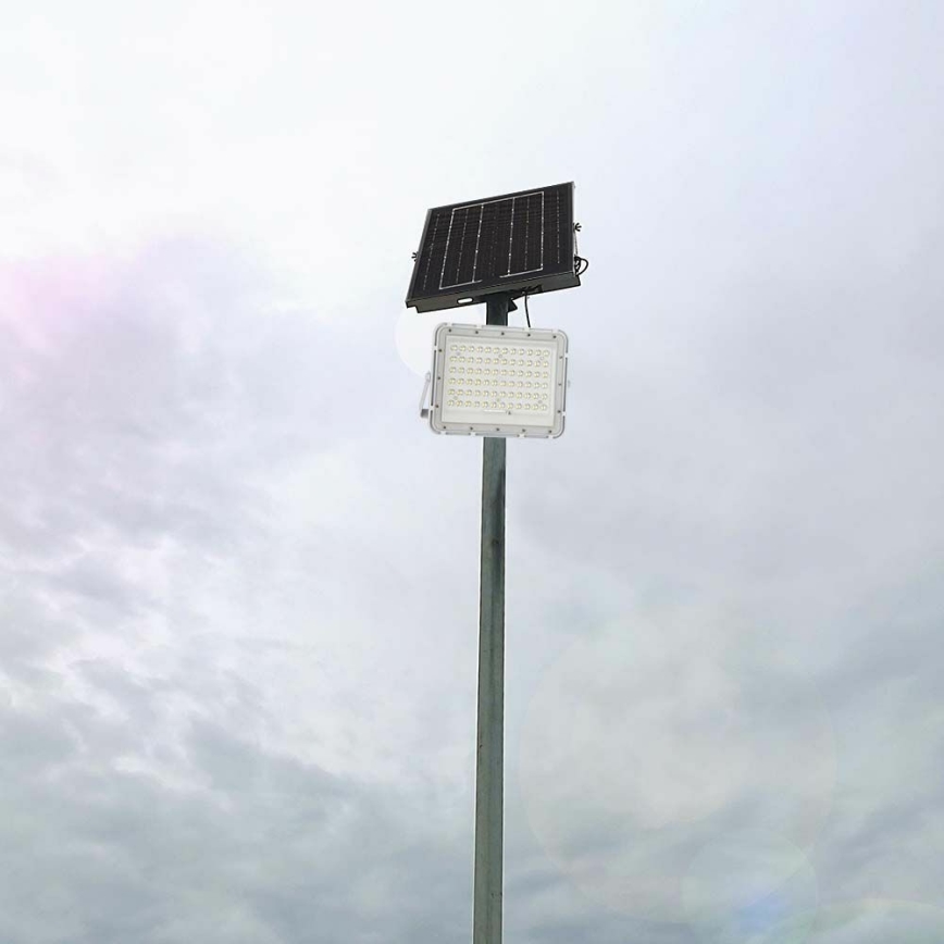 LED Spoljašnji prigušivi solarni reflektor LED/15W/3,2V IP65 6400K bela + Daljinski upravljač