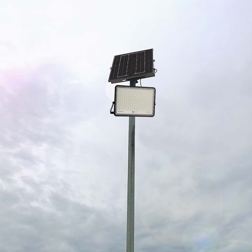 LED Spoljašnji solarni reflektor LED/30W/3,2V 6400K crno IP65 20000 mAh + Daljinski upravljač