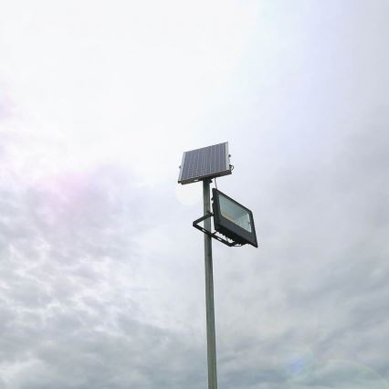 LED Spoljašnji solarni reflektor LED/40W/10V IP65 6000K + Daljinski upravljač