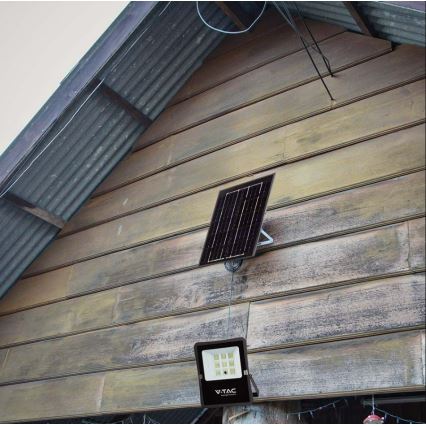 LED Spoljašnji solarni reflektor LED/6W/3,2V 6400K IP65 4000 mAh + Daljinski upravljač