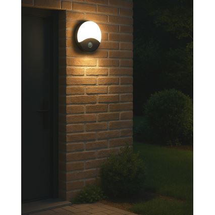 LED spoljno zidno svetlo sa senzorom pokreta LED/18W/230V IP44 belo
