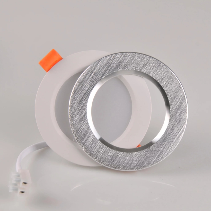 LED Ugradbena lampa ZOE LED/4,8W/230V srebrno