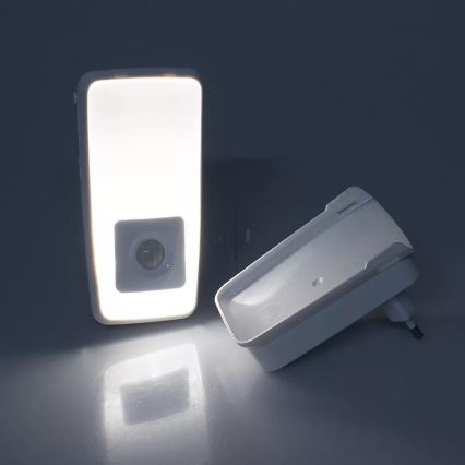 Ledvance - LED orijentaciono svetlo za utičnicu sa senzorom LUNETTA LED/2W/230V
