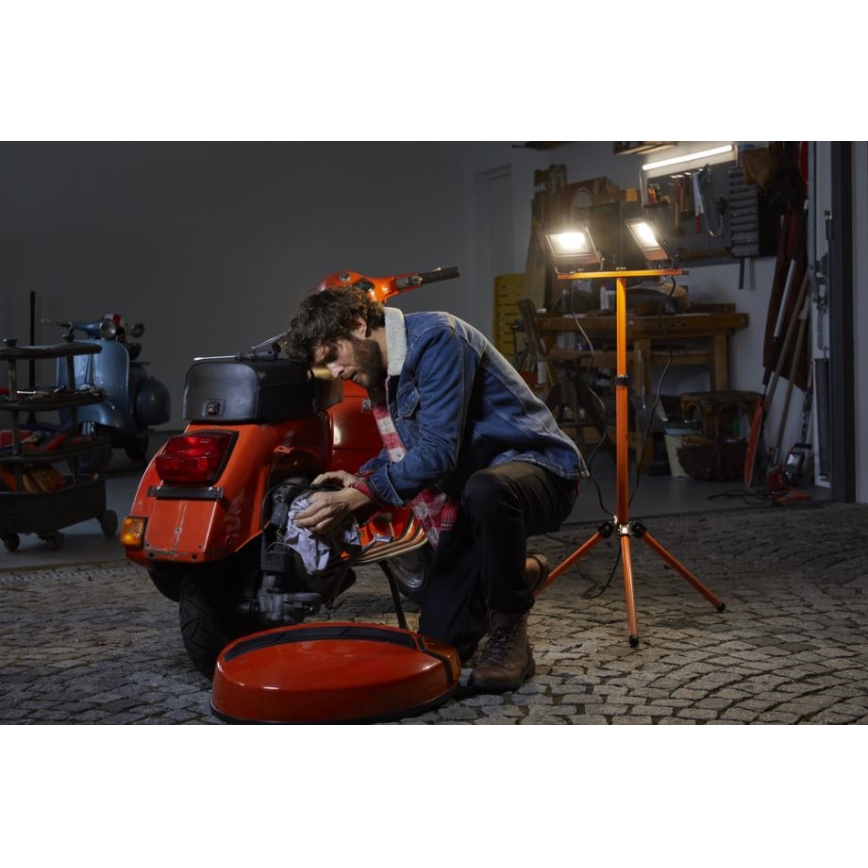 Ledvance - LED Reflektor sa ručkom TRIPOD 2xLED/30W/230V IP65