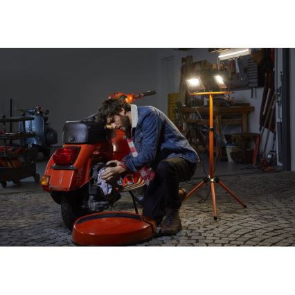 Ledvance - LED reflektor sa stativom TRIPOD 2xLED/30W/230V IP65