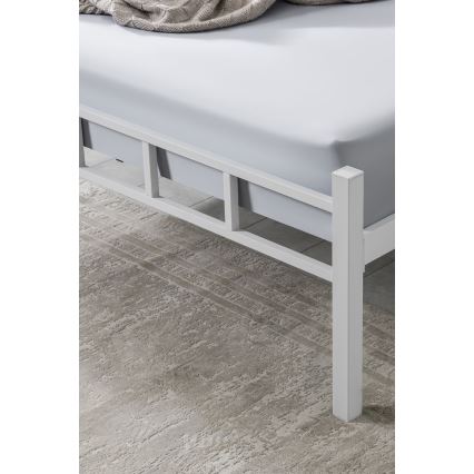 Metalni krevet za dvoje ORMEL 120x200 cm, beo, maksimalna nosivost 120 kg