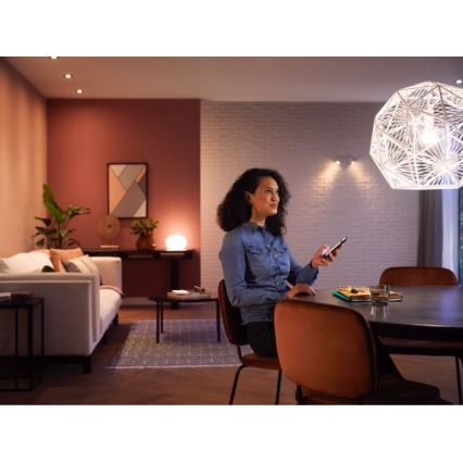Osnovni set Philips Hue White Ambiance 3xE27/11W 2200-6500K + uređaj za povezivanje i Daljinski upravljač
