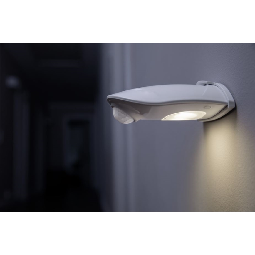 Osram - LED spoljašnje zidno svetlo sa senzorom DOORLED LED/0,5W/3xAA IP54 bela