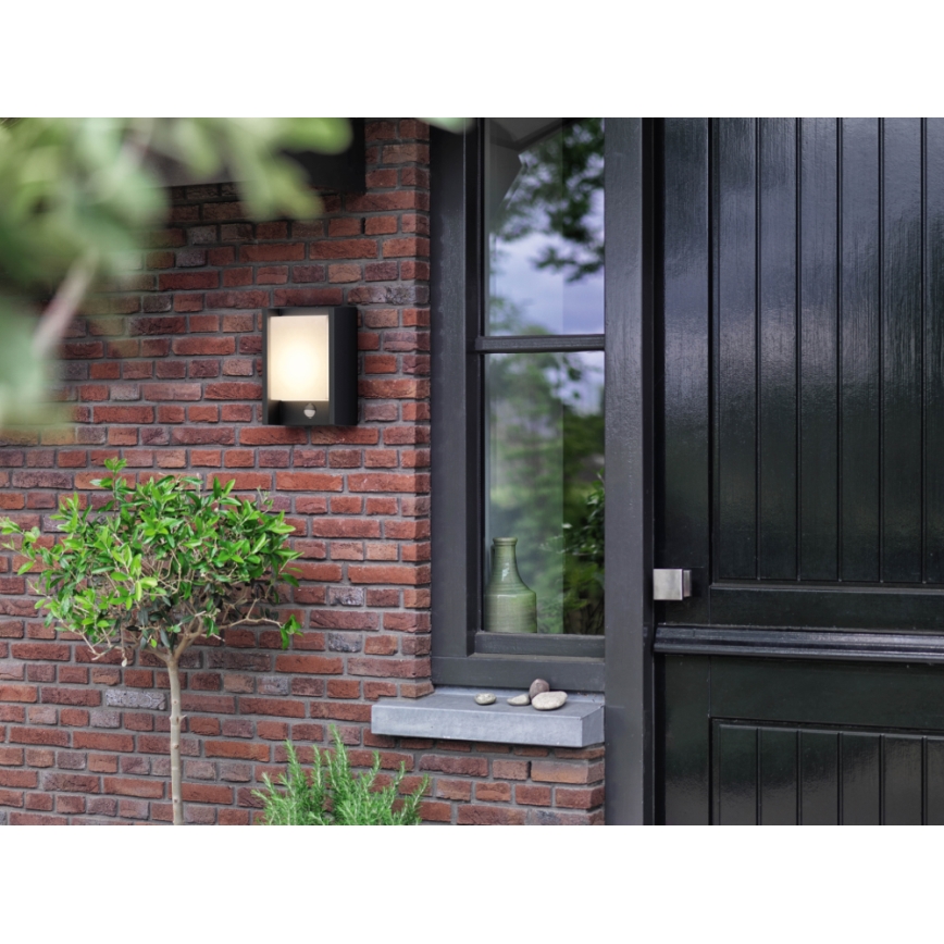 Philips - LED Zidno spoljašnje osvetljenje sa senzorom LED/6W 2700K IP44