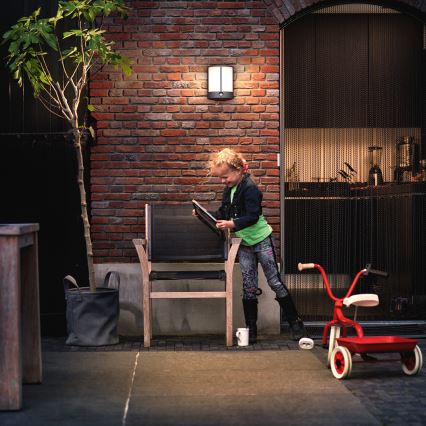 Philips - spoljašnje LED svetlo sa senzorom LED/6W IP44